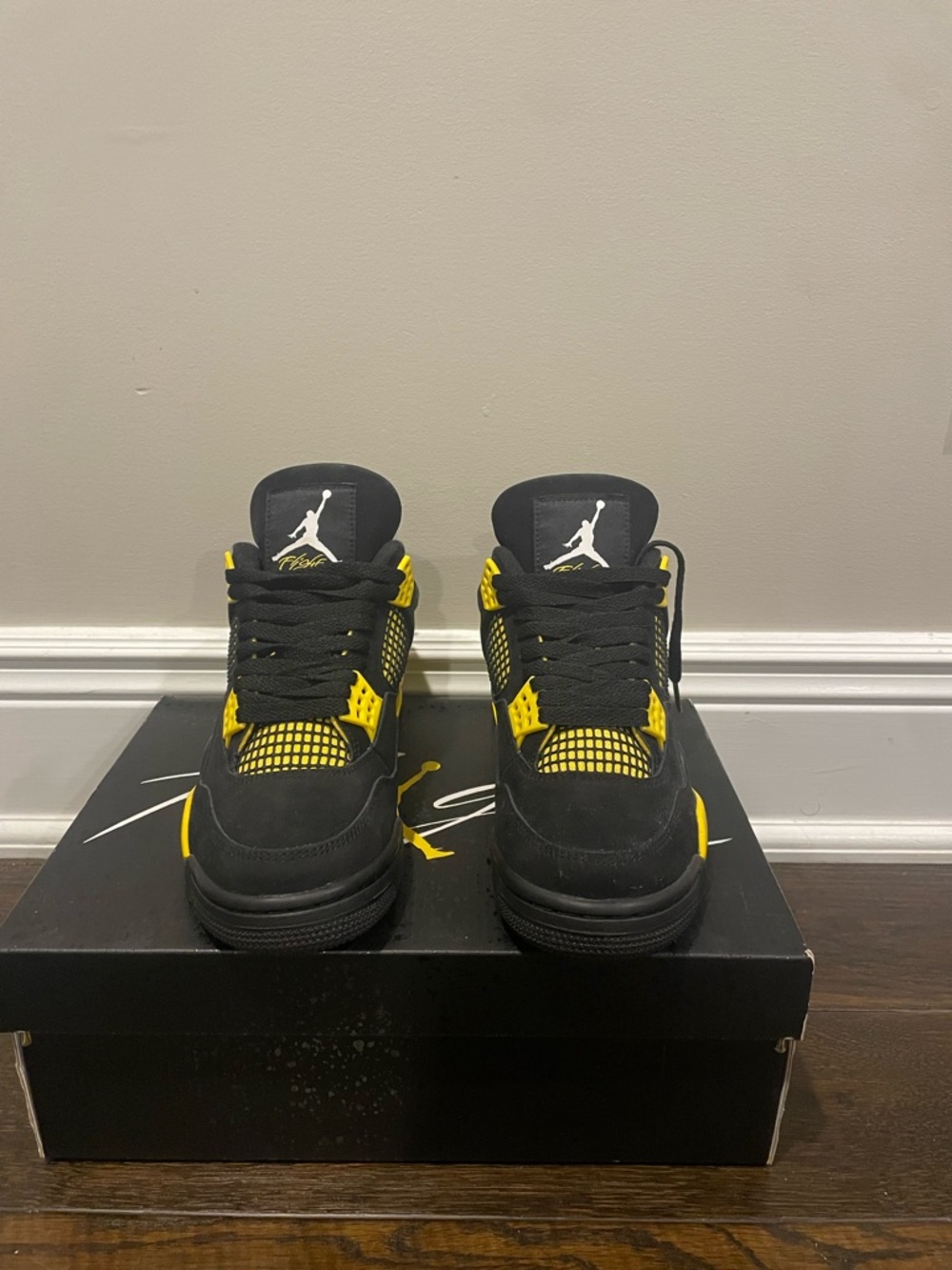 Nike Air Jordan 4 Retro Thunder 2023